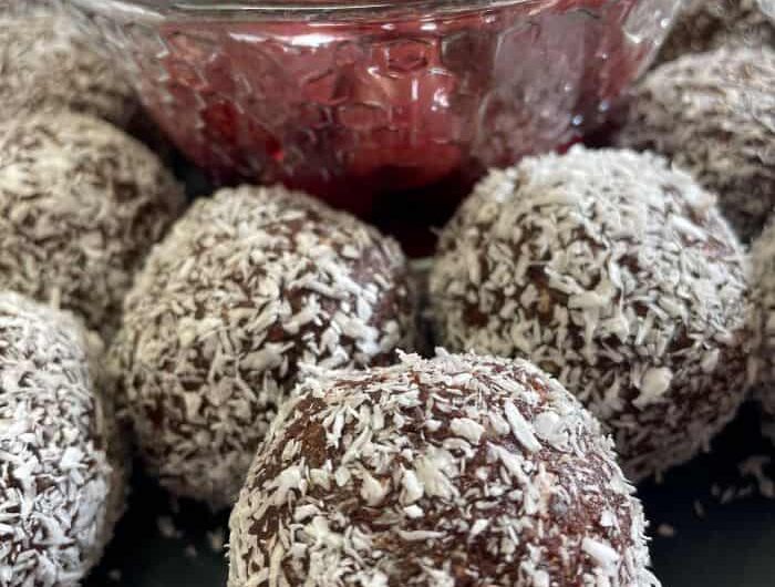 Meggyes kókuszgolyó