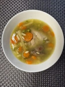 Zöldborsós csirkeaprólék leves recept