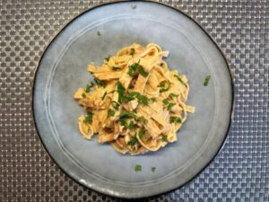 krémes alfredo csirke tésztával recept