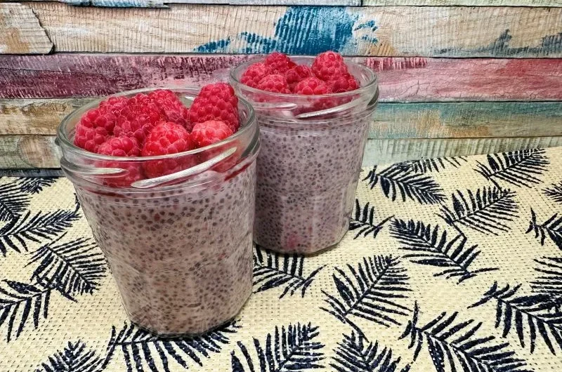 Málnás chia puding